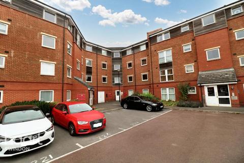 2 bedroom apartment to rent, Yersin Court, Swindon
