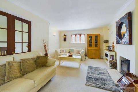 4 bedroom end of terrace house for sale, Borough Court, Broadhempston