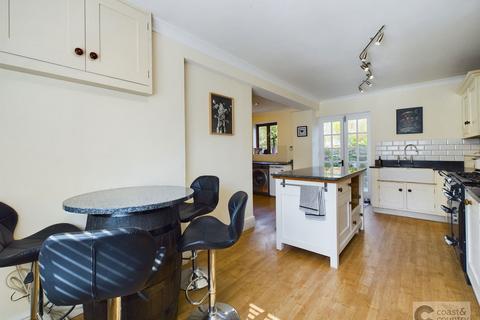 4 bedroom end of terrace house for sale, Borough Court, Broadhempston