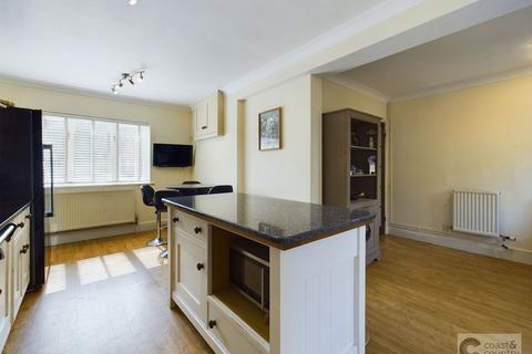 4 bedroom end of terrace house for sale, Borough Court, Broadhempston