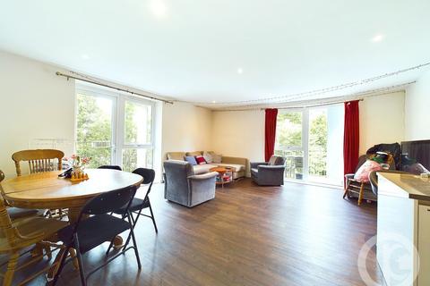 3 bedroom apartment to rent, Howard Road, Stanmore, HA7