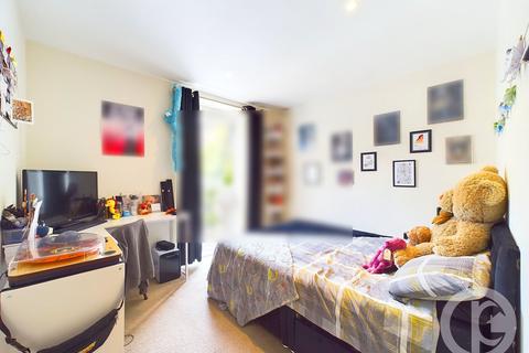 3 bedroom apartment to rent, Howard Road, Stanmore, HA7