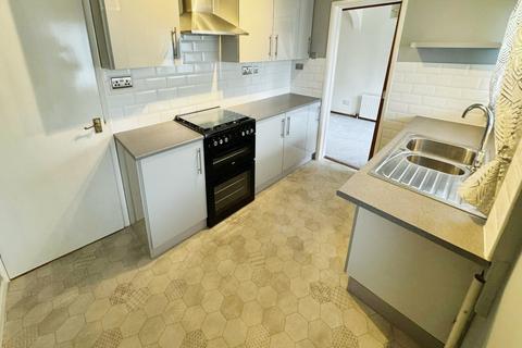3 bedroom terraced house to rent, Hebden Walk, Grantham, NG31