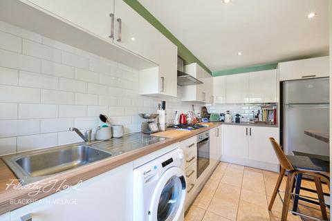 3 bedroom townhouse for sale, Grace Close, London