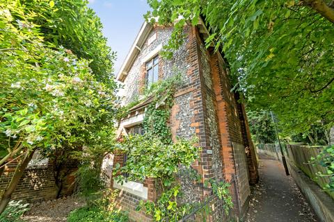 Old School House Main Road, Orpington, BR5 3HQ