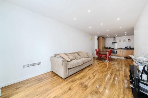 2 bedroom apartment for sale, Truesdales, Ickenham, Uxbridge