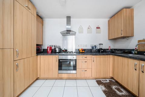 2 bedroom apartment for sale, Truesdales, Ickenham, Uxbridge