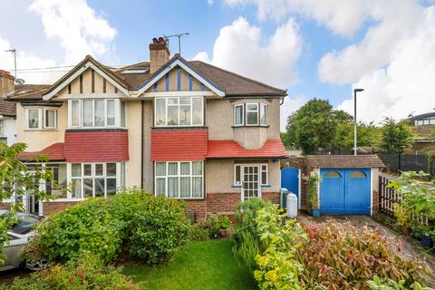 126 Latchmere Road, Kingston Upon Thames, KT2 5TU