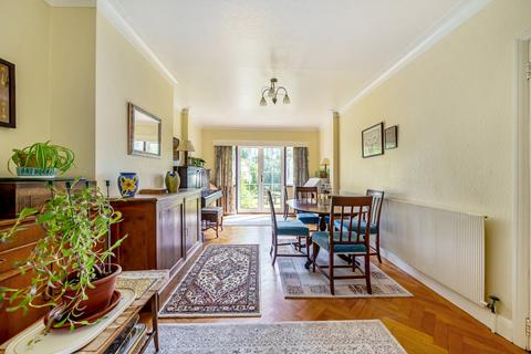 126 Latchmere Road, Kingston Upon Thames, KT2 5TU