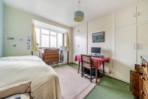 126 Latchmere Road, Kingston Upon Thames, KT2 5TU