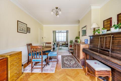 126 Latchmere Road, Kingston Upon Thames, KT2 5TU