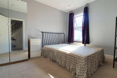2 bedroom apartment to rent, St. Kildas Road, Harrow, HA1