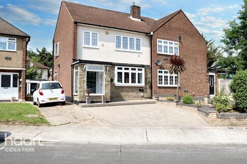 5 Gillian Crescent, Romford, RM2 6NU