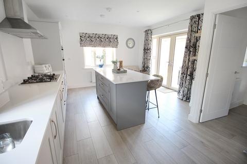 4 bedroom detached house for sale, Greenfield Avenue, Kingsbury Park, Lutterworth, LE17