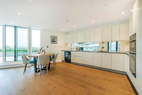 3 bedroom apartment for sale, Altissima House, 340 Queenstown Road, London, SW11