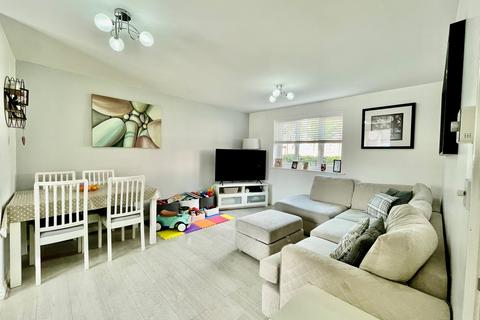 2 bedroom apartment for sale, Alderney Avenue, Bletchley, Milton Keynes, MK3