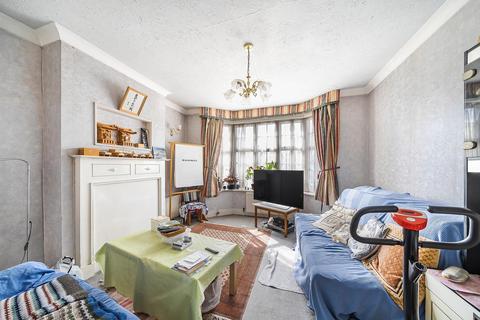 98 Farm Road, Edgware, HA8 9LT