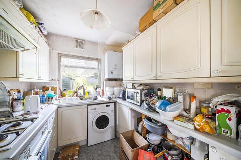 98 Farm Road, Edgware, HA8 9LT