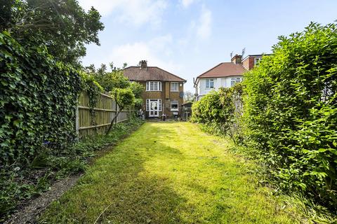 98 Farm Road, Edgware, HA8 9LT