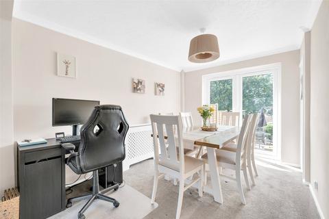 34 Cheviot Close, Bexleyheath, DA7 6SP