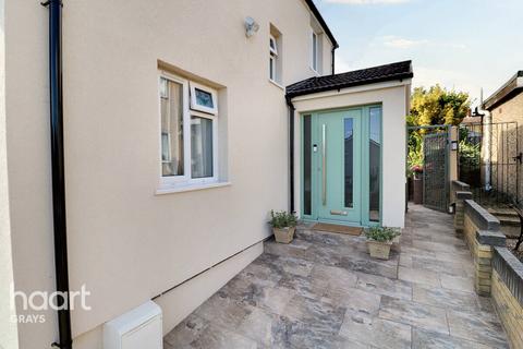 14 Fourth Avenue, Grays, RM20 3JJ