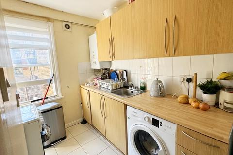 3 bedroom flat to rent, Chapel Market, Angel, N1