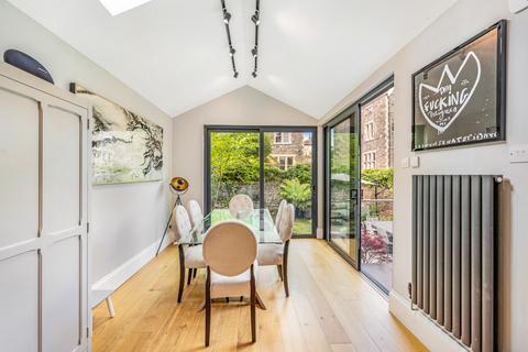 13 Manilla Road, Bristol, BS8 4EB
