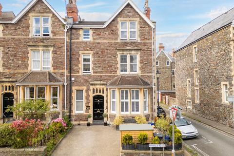 13 Manilla Road, Bristol, BS8 4EB