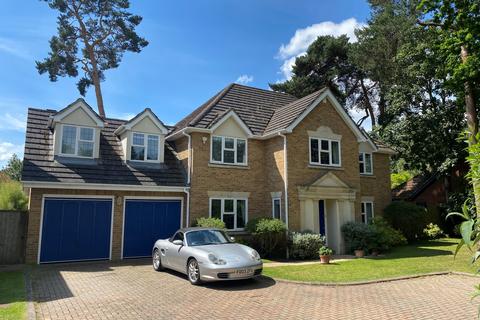 5 bedroom detached house to rent, Clevedon, Weybridge, Surrey, KT13