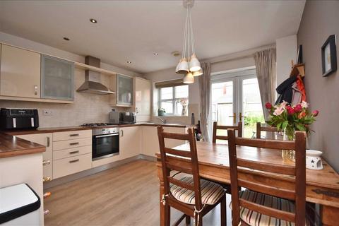 8 Darlington Close, Chorley, PR6 9FL