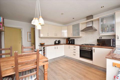 8 Darlington Close, Chorley, PR6 9FL