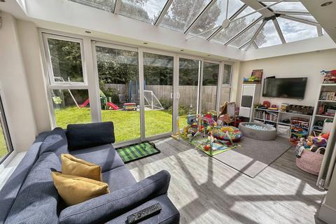 5 Pinfold Drive, Prestwich, Manchester, M25 3EQ