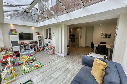 5 Pinfold Drive, Prestwich, Manchester, M25 3EQ