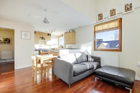 1 bedroom flat for sale, Cable Court, Surrey Quays SE16