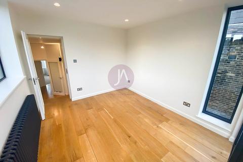 2 bedroom apartment to rent, Bisham Gardens, Highgate, London, N6
