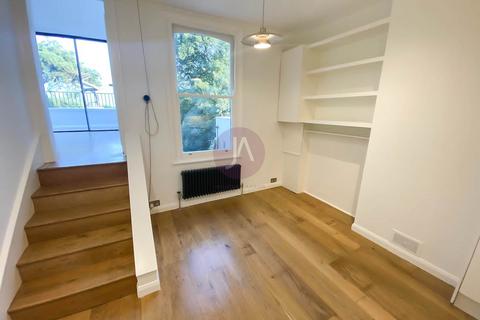 2 bedroom apartment to rent, Bisham Gardens, Highgate, London, N6