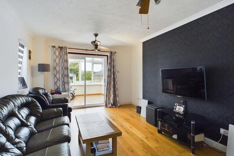 3 bedroom end of terrace house for sale, Damsel Path, Basingstoke, RG21