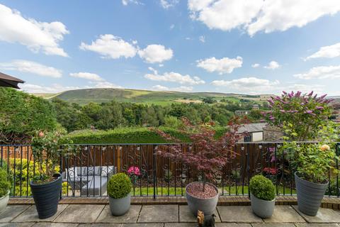 4 bedroom detached house for sale, Turnpike Close, Diggle, Saddleworth