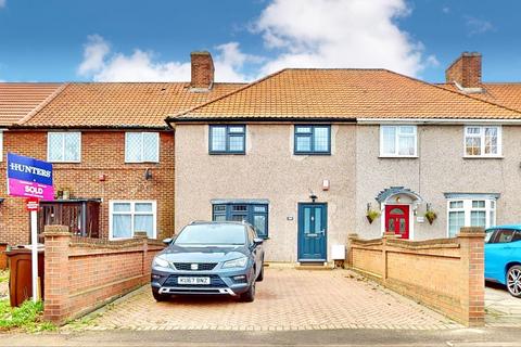 3 bedroom terraced house for sale, Valence Avenue, Dagenham, RM8