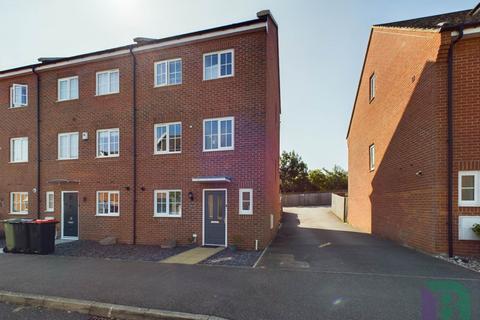 3 bedroom end of terrace house for sale, Sturdy Lane, Milton Keynes MK17