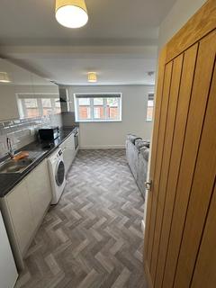 1 bedroom flat to rent, Station Road, High Wycombe