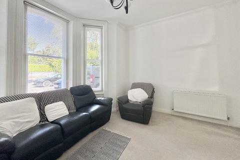 3 bedroom apartment for sale, Dean Park, Bournemouth, BH1