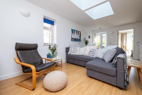 3 bedroom end of terrace house for sale, Station Road, Whitstable, CT5