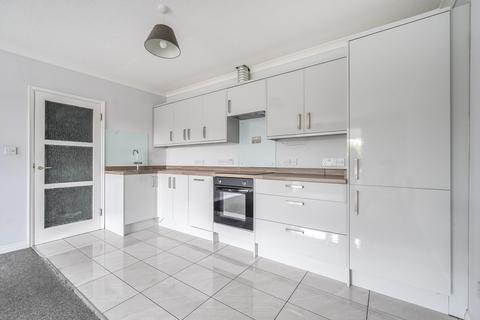 3 bedroom flat to rent, Rookwood Court, Guildford, GU2