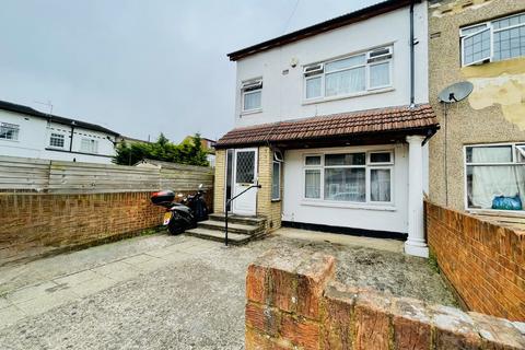 4 bedroom semi-detached house for sale, Gledwood Crescent,  Hayes, UB4