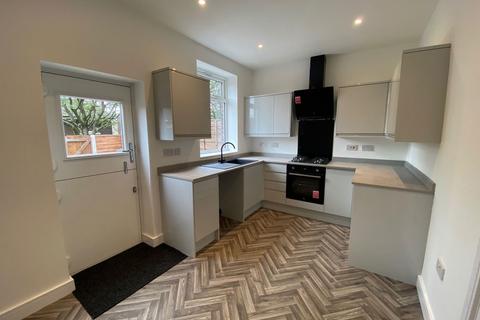 102 Broadbent Road, Oldham, OL1 4HY