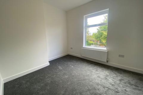 102 Broadbent Road, Oldham, OL1 4HY