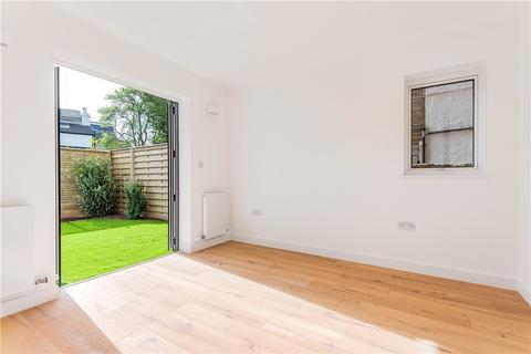 2 bedroom apartment for sale, Dunstans Road, London