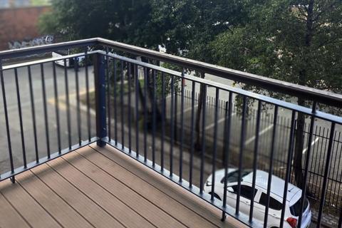 2 bedroom apartment to rent, 2 Bed Apt with 2 balconies in Baltic Triangle