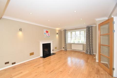 20 Staniland Drive, Weybridge, KT13 0XN